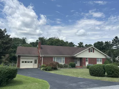 22 Baldwin Dr, Staunton, VA 24401