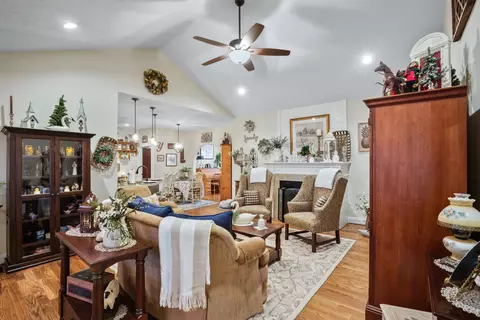 60 Marble Dr, Stuarts Draft, VA 24477 photo 10
