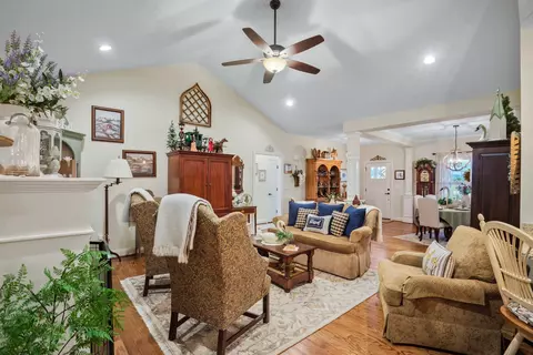 60 Marble Dr, Stuarts Draft, VA 24477 photo 11
