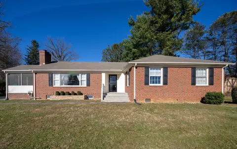 2812 N Augusta St N, Staunton, VA 24401