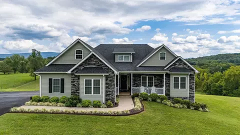 65 Indian Ridge Rd, Greenville, VA 24440