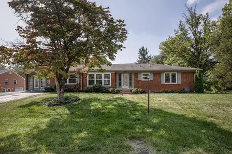 620 Ashby Dr, Waynesboro, VA 22980