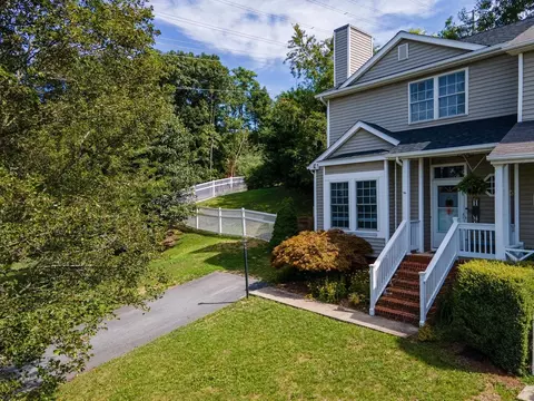 956 Sherwood Ct, Harrisonburg, VA 22801