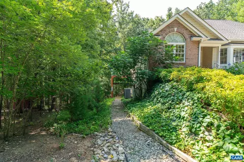 9 Hawks Pl, Palmyra, VA 22963 photo 4