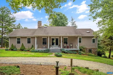 293 Crawfords View Rd, Afton, VA 22920
