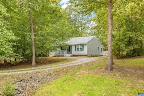 90 Riverside Dr, Palmyra, VA 22963