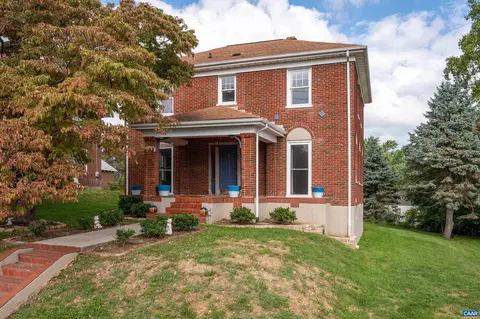437 Florence Ave, Waynesboro, VA 22980