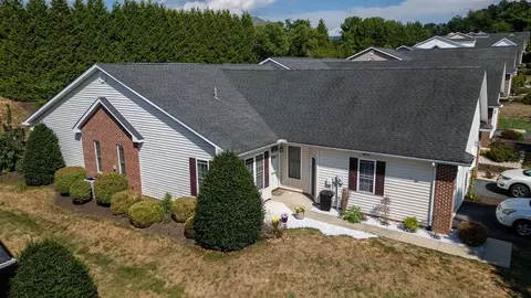 3591 Forest Oaks Ln, Harrisonburg, VA 22801