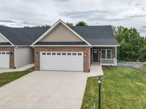 42 Fossil Dr, Stuarts Draft, VA 24477