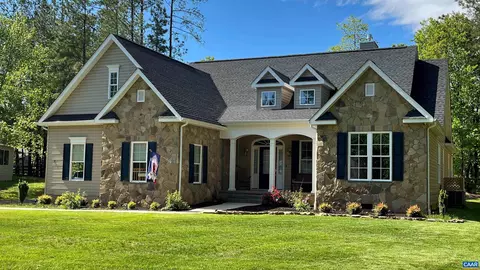 6 Englewood Dr, Palmyra, VA 22963