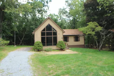 2064 Hawksbill Rd, Mcgaheysville, VA 22840
