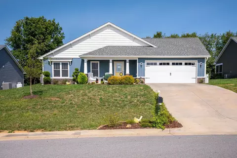 111 Lindburgh Dr, Waynesboro, VA 22980