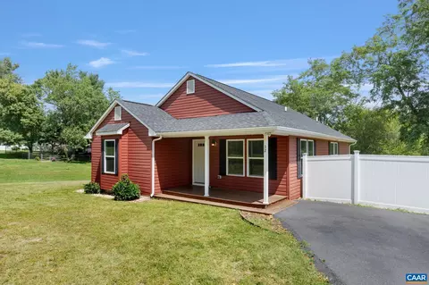 32 Howardsville Tpke, Stuarts Draft, VA 24477