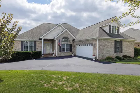 216 Heather Ln, Staunton, VA 24401