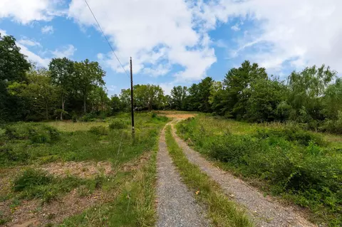 1229 Rosser Ave, Waynesboro, VA 22980