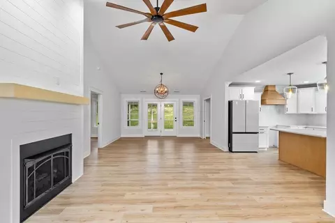 153 Lindburgh Dr, Waynesboro, VA 22980