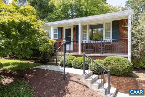 2213 Banbury St, Charlottesville, VA 22901