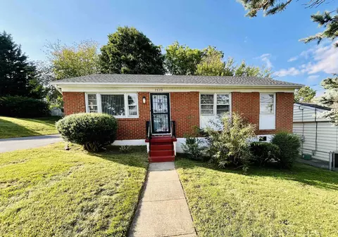 2525 Bath St, Staunton, VA 24401