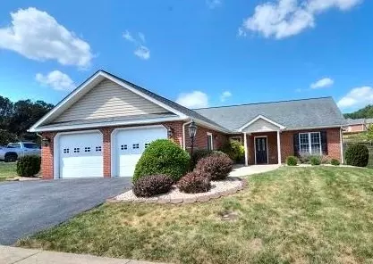 132 Red Oak Dr, Staunton, VA 24401