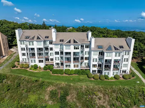 1564 Vistas Condos, Roseland, VA 22967
