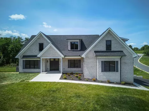 45 Avonwoods Dr, Staunton, VA 24401