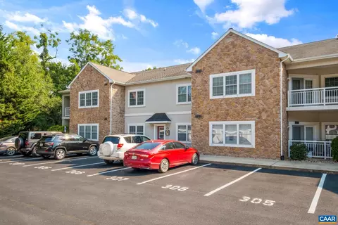 1410 N Coalter St N #306, Staunton, VA 24401