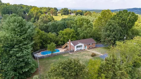 182 Hundley Mill Rd, Staunton, VA 24401