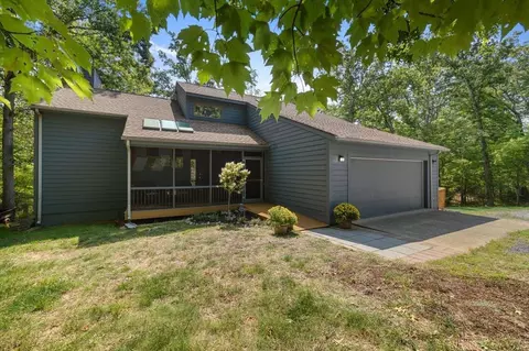 552 Chinquapin Dr, Lyndhurst, VA 22952