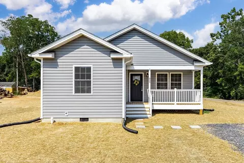 859 Ivanhoe Ave, Waynesboro, VA 22980