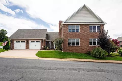 2317 Alston Cir, Harrisonburg, VA 22802