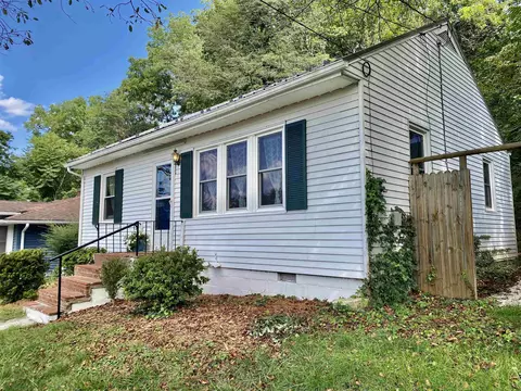 423 Albemarle Ave, Staunton, VA 24401