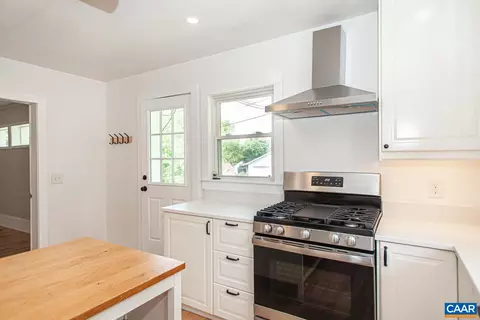1075 Lyndhurst Rd, Waynesboro, VA 22980 photo 6