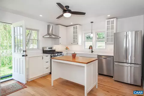 1075 Lyndhurst Rd, Waynesboro, VA 22980 photo 4
