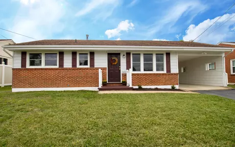 2406 Park Hill Rd, Staunton, VA 24401