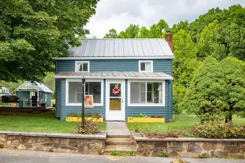 385 Dry Branch Rd, Churchville, VA 24421