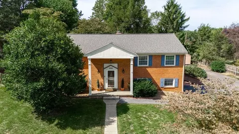 1031 Crofton Ave, Waynesboro, VA 22980