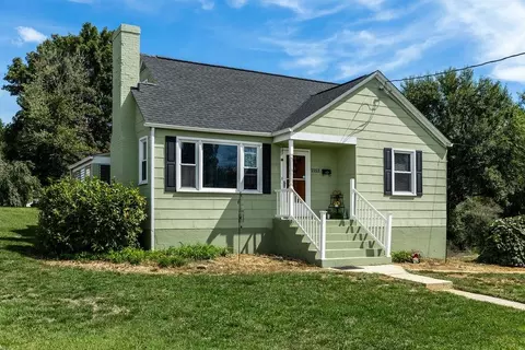 2153 Cortland St, Waynesboro, VA 22980