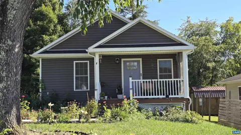 258 E 39th St E, Buena Vista, VA 24416
