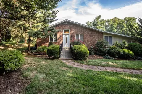 100 Breezewood Ter, Bridgewater, VA 22812