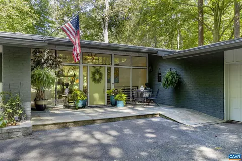 134 S Indian Spring Rd S, Charlottesville, VA 22901