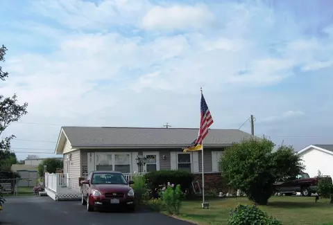 220 Fourth St, Broadway, VA 22815