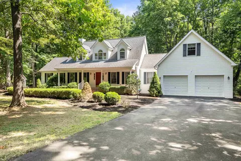 1069 Woodmont Dr, Staunton, VA 24401