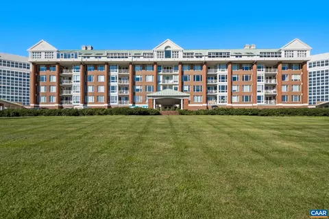 500 Crestwood Dr #1305, Charlottesville, VA 22903