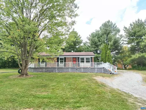 115 Briarwood Cir, Staunton, VA 24401