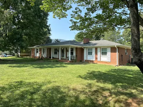 1304 Mccauley St, Crozet, VA 22932