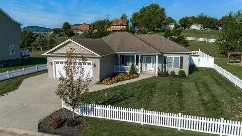 108 Wexford St, Staunton, VA 24401