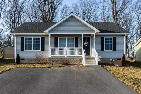 2330 Whitestone Dr, Rockingham, VA 22801