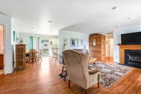 100 Fall Ridge Dr, Stuarts Draft, VA 24477
