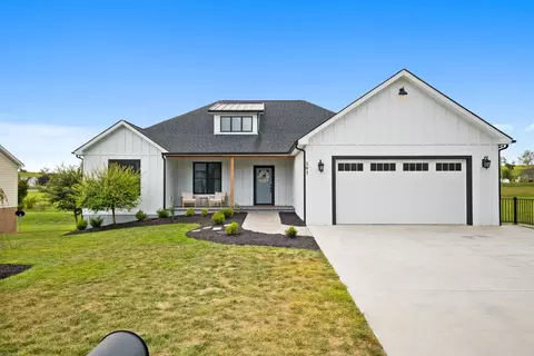 303 Bartley St, Dayton, VA 22821 photo 2