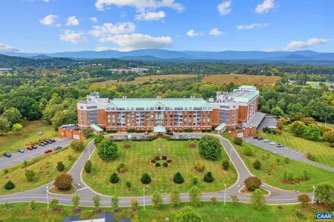 500 Crestwood Dr #1306, Charlottesville, VA 22903
